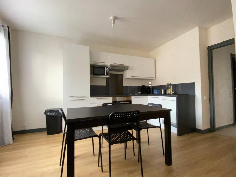 Joli T4 Avec Balcon, Place De Parking - Oradou Appartement