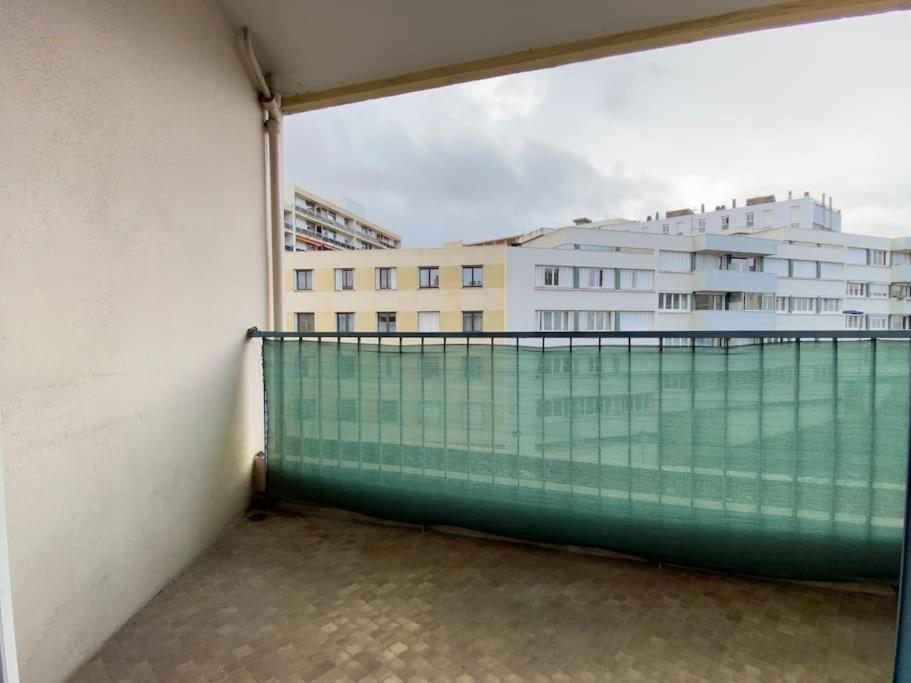Apartment Joli T4 Avec Balcon, Place De Parking - Oradou *